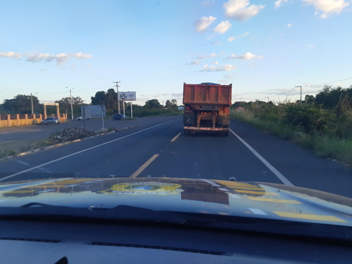 PRF prende motorista alcoolizado na BR 343, no município de Piripiri