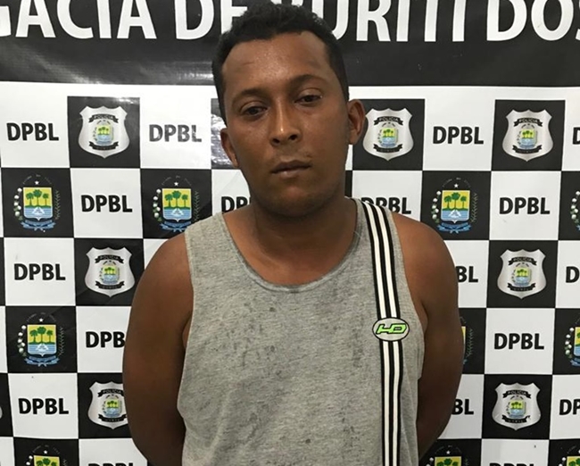 Homem preso por homicídio.