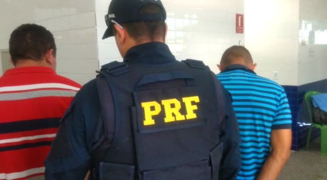 PRF prendeu duas pessoas