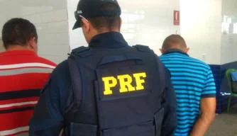 PRF prendeu duas pessoas