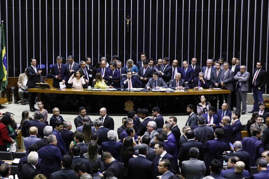 Plenário da Câmara deve iniciar 2º turno da votação da Previdência na terça.