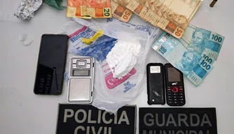 Material apreendido pela Polícia Civil.