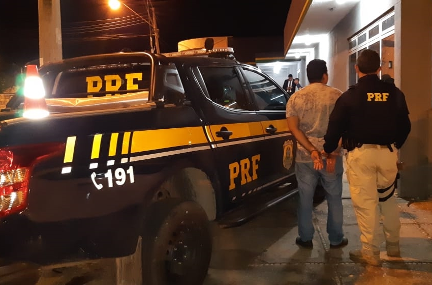 O motorista de aplicativo foi preso pela PRF na BR-343, em Teresina.