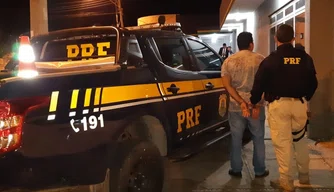 O motorista de aplicativo foi preso pela PRF na BR-343, em Teresina.