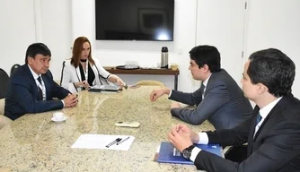 Reunião com representantes.