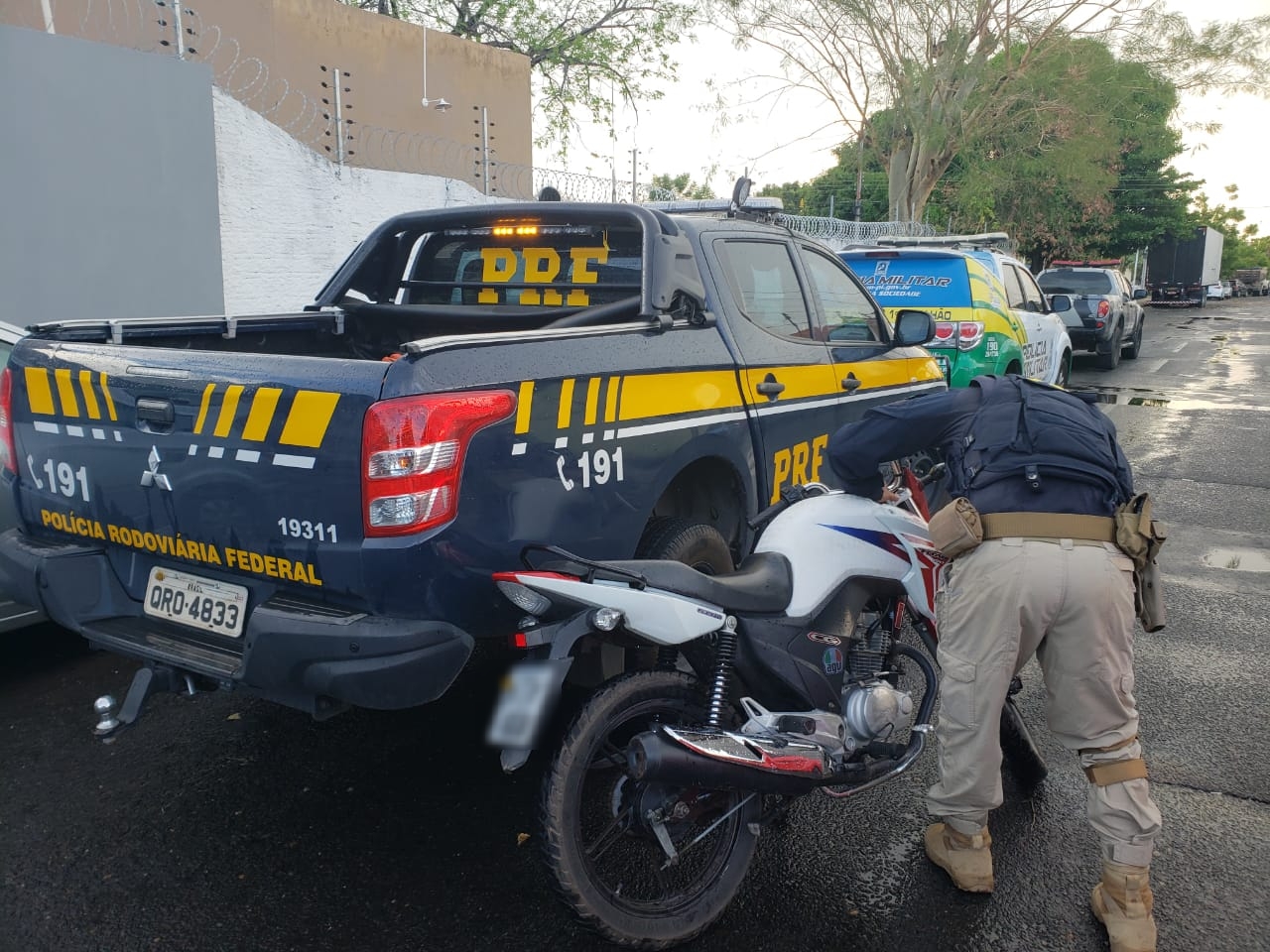 A motocicleta modelo Honda CG 150 Titan possuía indícios de adulteração dos elementos identificadores.