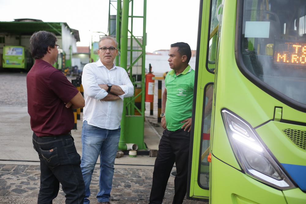 Firmino esteve nas garagens 5h da manhã de hoje.