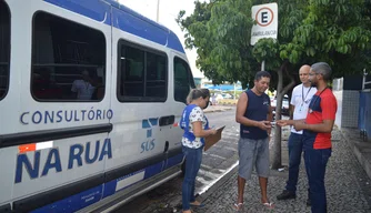 FMS lança campanha para presentear moradores de rua no natal