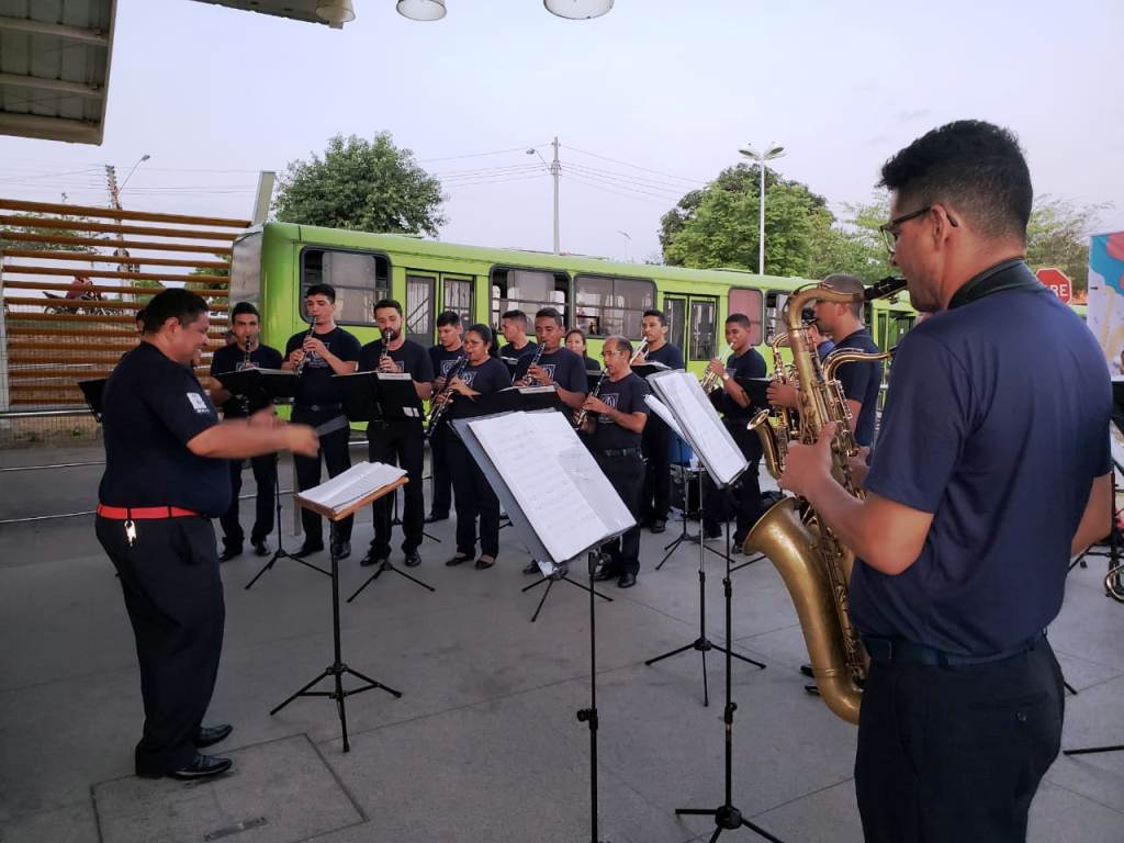 Prefeitura de Teresina realiza concertos natalinos nos terminais de integração.