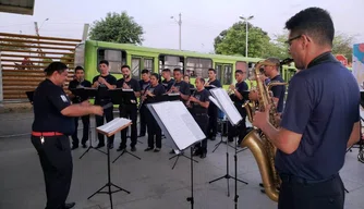 Prefeitura de Teresina realiza concertos natalinos nos terminais de integração.