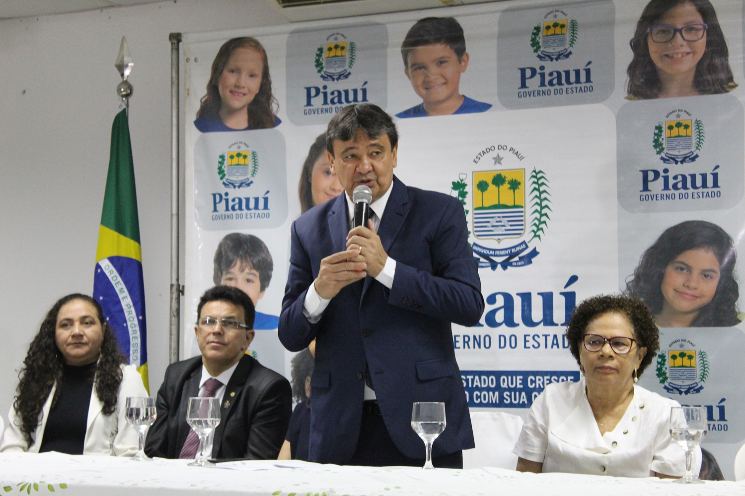 Governador Wellington Dias discursa no Encontro Estadual do Programa Criança Feliz.