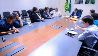 Reunião com secretários.