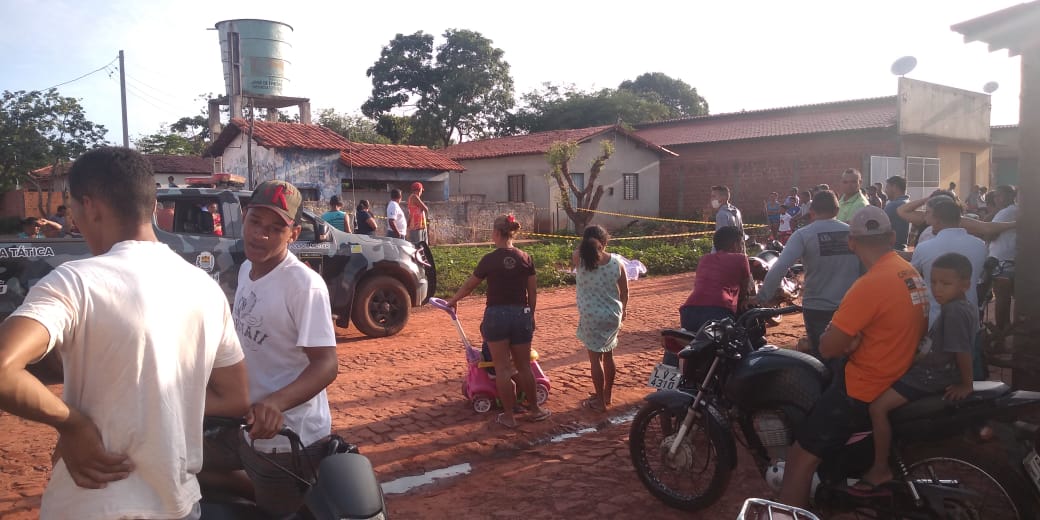 O crime ocorreu por volta de 6 h de hoje (13).