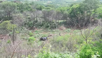 Família morre após carro cair em um abismo na cidade de Picos