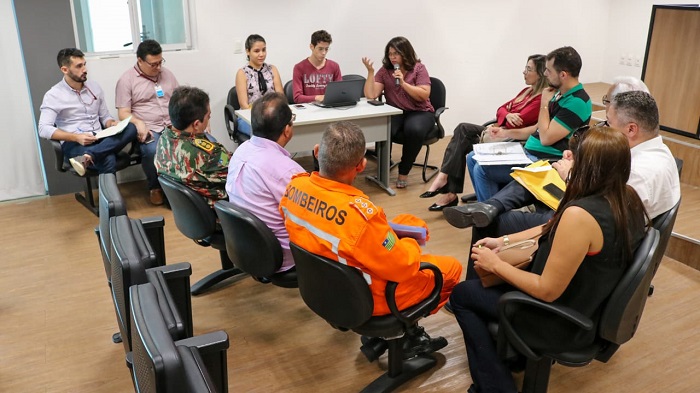 Audiência com representantes.