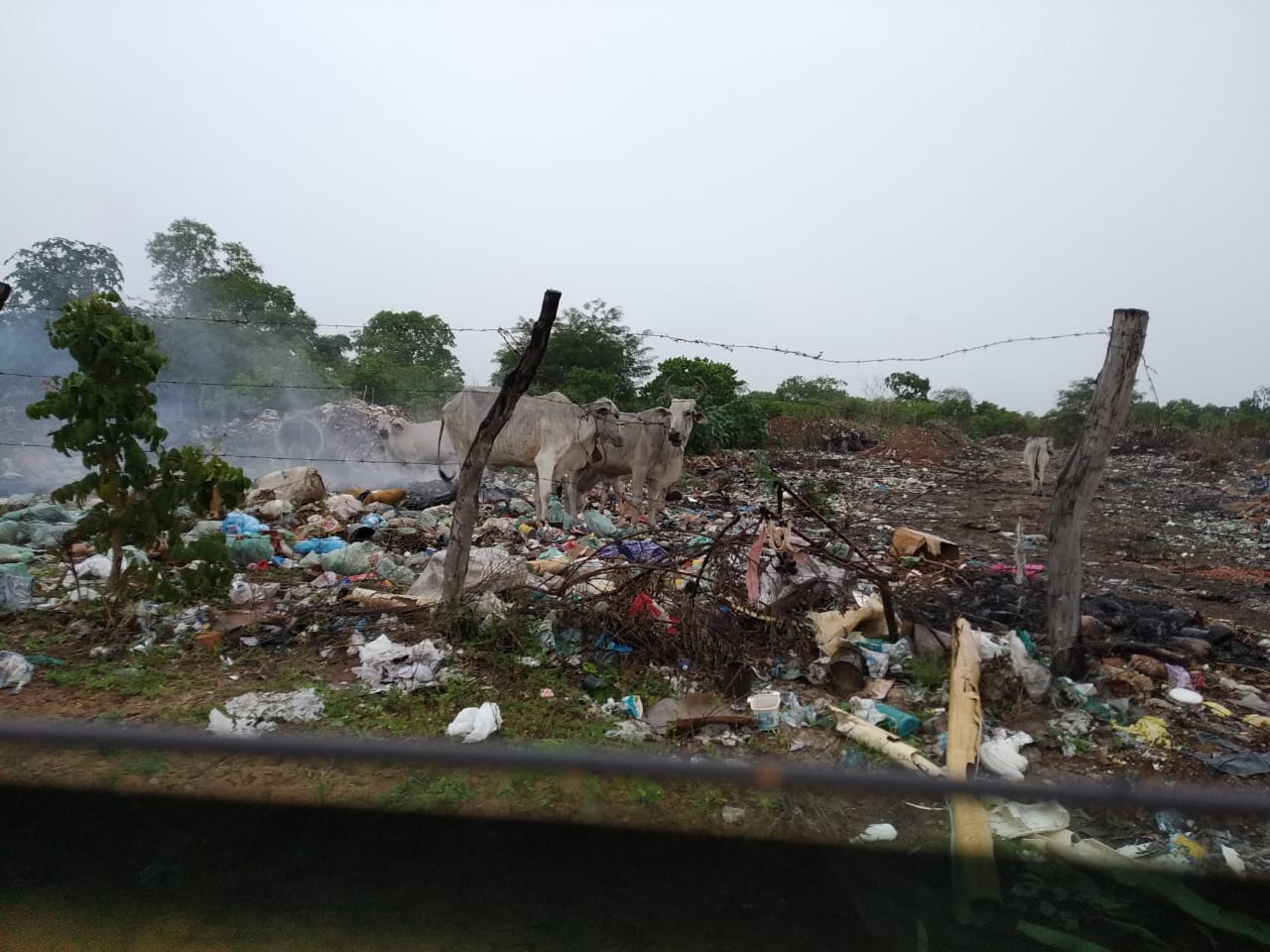 Lixão a céu aberto na cidade de Redenção do Gurgueia.