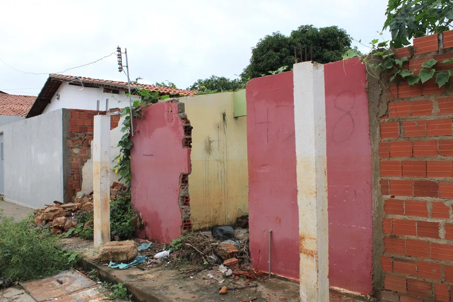 Casa ficou totalmente destruída.