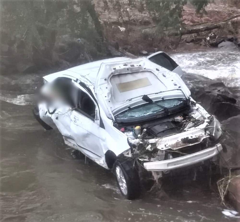 Mulher morre em Piripiri após ter carro arrastado por correnteza