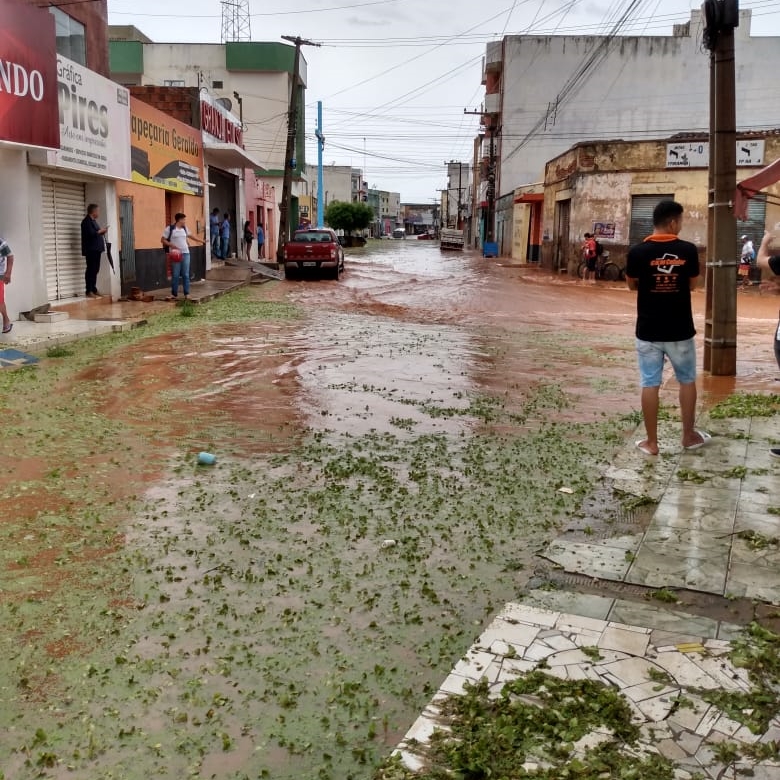 Ruas alagadas em Picos