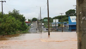 Trecho da Avenida Joaquim Nelson que fica alagado