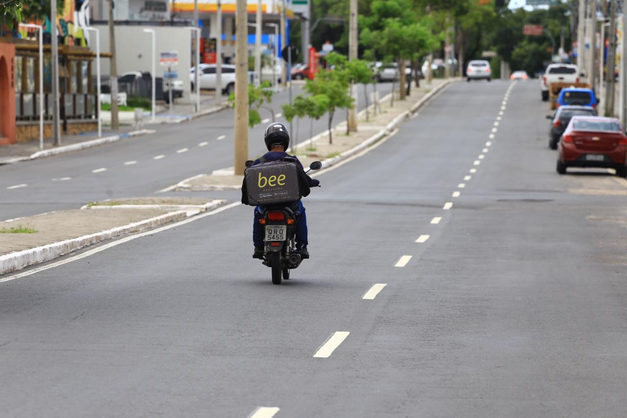 Baixo movimento na Av. Nossa Senhora de Fátima