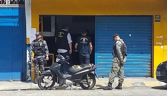 Mais de 30 estabelecimentos foram fechados na zona Sudeste pela Guarda Municipal e Polícia Militar.