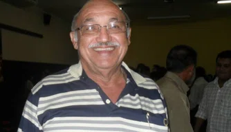 Eutrópico Monteiro, ex-prefeito de Piripiri, morreu vítima da Covid-19.