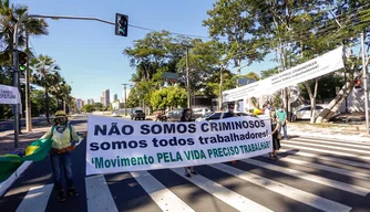 Empresários protestam pela reabertura do comércio em Teresina