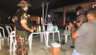 Polícia interrompe festa clandestina em sítio na zona Rural de Teresina