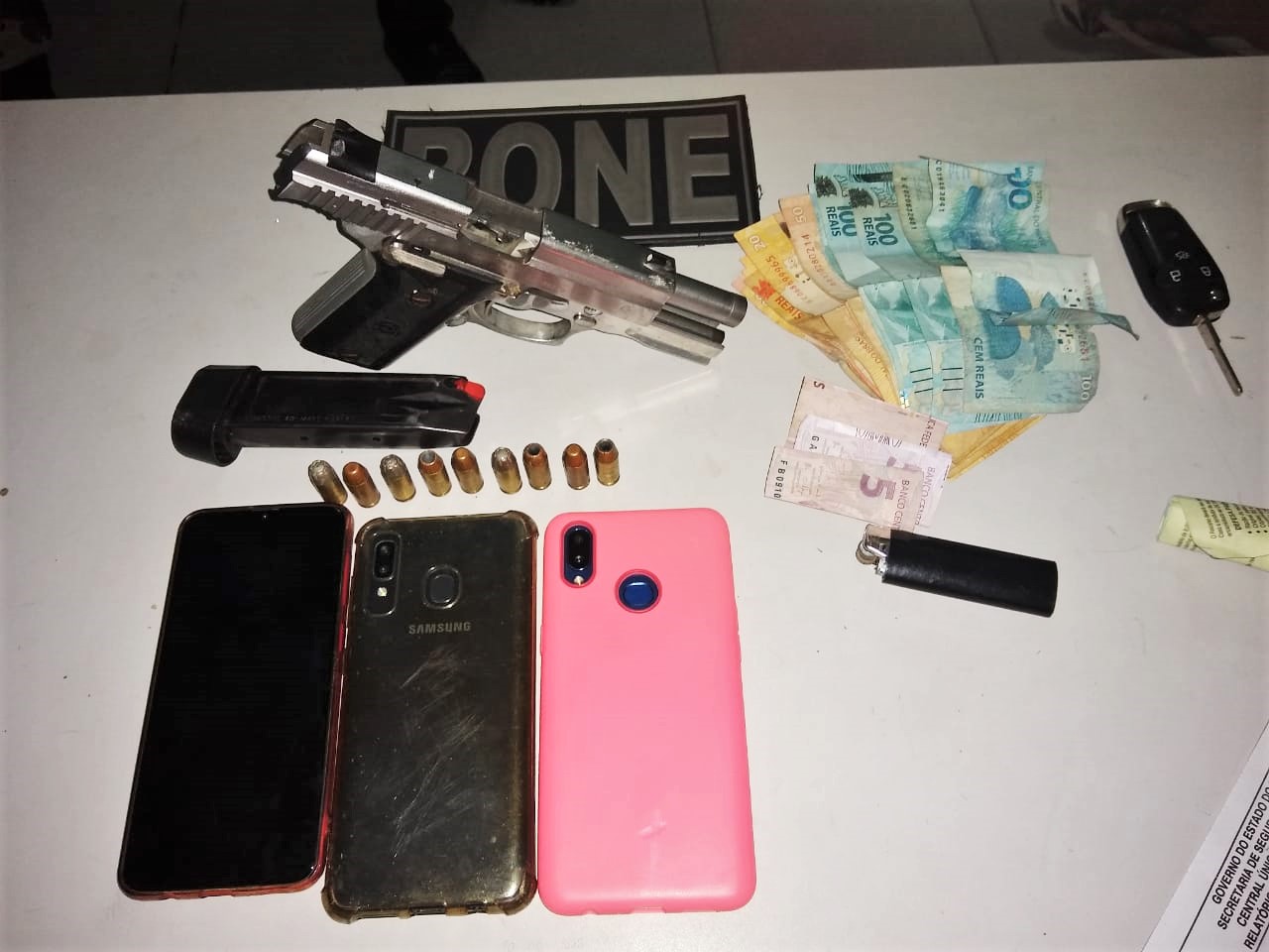 PM prende três pessoas por porte ilegal de arma no Mocambinho