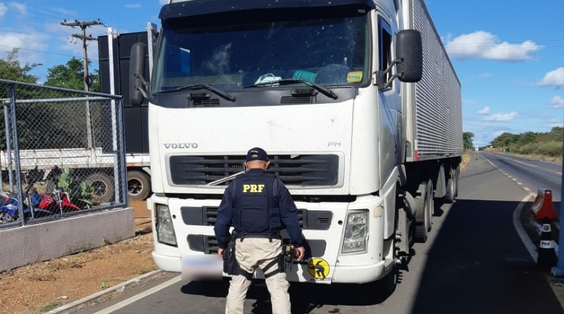 PRF prende integrante de quadrilha com carreta roubada na BR-316