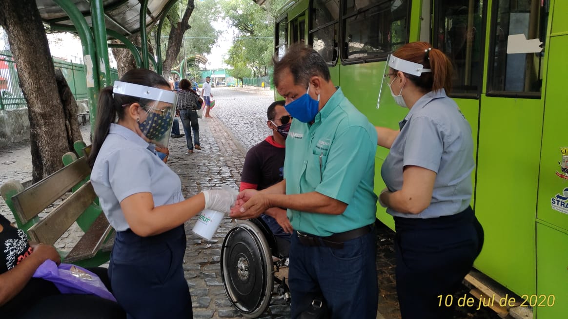 Setut realiza ações de prevenção e higienização no transporte público.