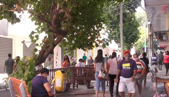 Reabertura de lojas no centro da cidade