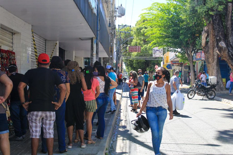 Reabertura de lojas no centro da cidade