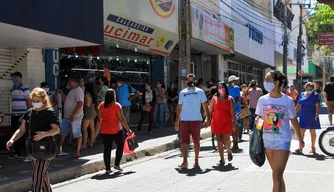 Reabertura de lojas no centro da cidade