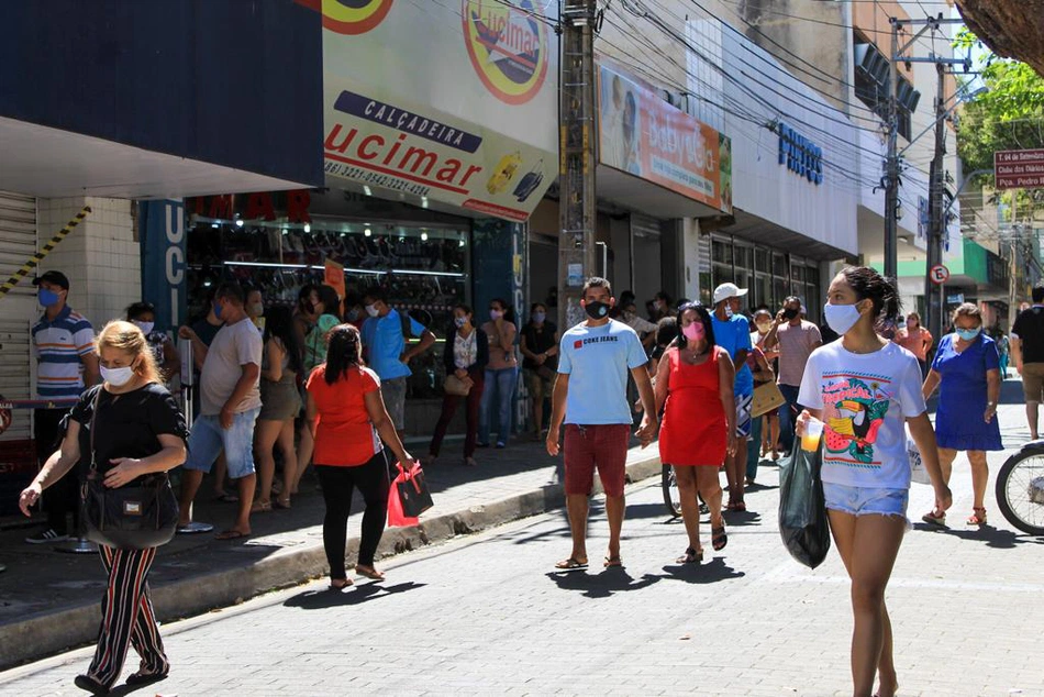 Reabertura de lojas no centro da cidade