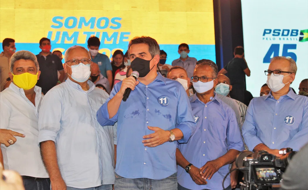 Ciro discursando na convenção PSDB