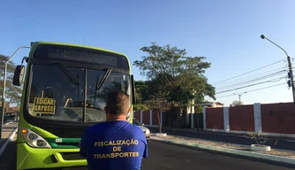 Fiscalização da frota de ônibus em Teresina