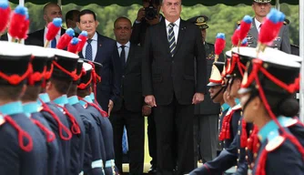 Bolsonaro participa da formatura de cadetes da Aman