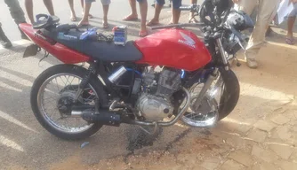 Motocicleta após o acidente na BR 407, em Jaicós-PI.