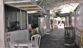 Feira dos Livros na Praça do Fripisa