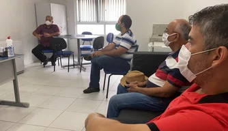 Reunião do superintendente da Strans, Bruno Pessoa, com representantes do Consórcio Urbanus.