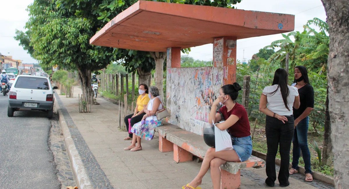 Parada de Ônibus no dirceu