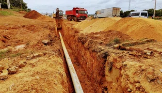 Obras de remanejamento de adutora na BR-316