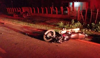 Motocicleta após o acidente na zona Rural de Esperantina.