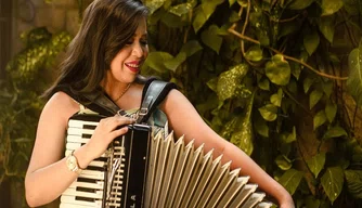 Mulheres adentram no mercado musical.