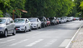 Fila para vacinação dos idosos em Teresina