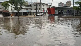 Alagamento na zona Leste.