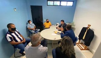 Vereador Markim Costa junto com integrantes e lideranças do DEM