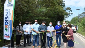 Wellington Dias inaugura pavimentação na zona rural